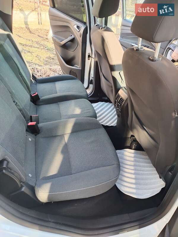 Минивэн Ford C-Max 2015 в Ромнах фото 21 Минивэн Ford C-Max 2015 в Ромнах