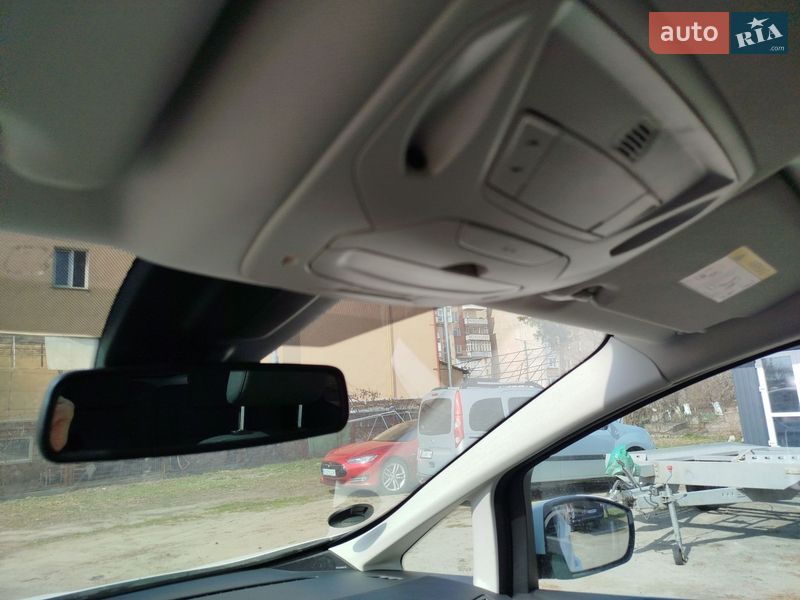 Мінівен Ford C-Max 2015 в Красилові