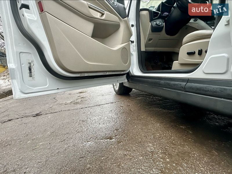 Минивэн Ford C-Max 2013 в Львове фото 8 Минивэн Ford C-Max 2013 в Львове