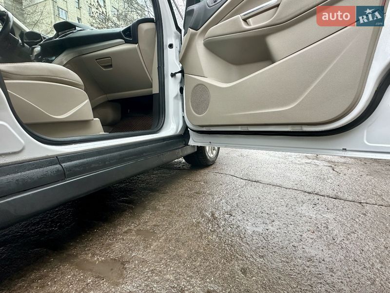 Минивэн Ford C-Max 2013 в Львове фото 14 Минивэн Ford C-Max 2013 в Львове