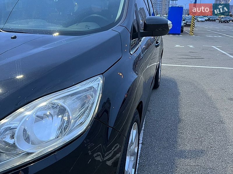 Минивэн Ford C-Max 2011 в Киеве