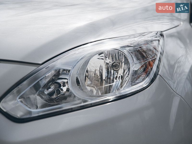 Минивэн Ford C-Max 2015 в Измаиле
