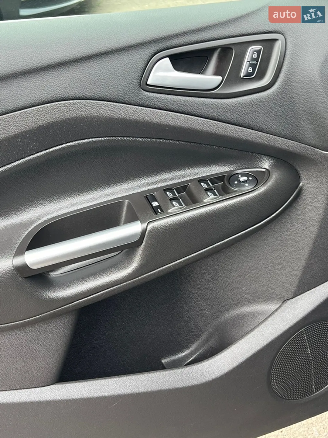 2016 Ford C-MAX - мініатюра 27