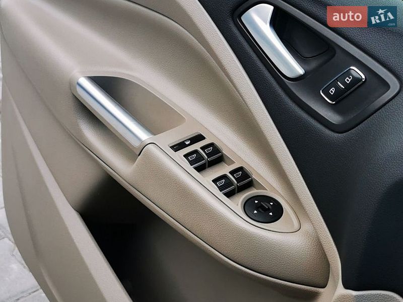 Минивэн Ford C-Max 2016 в Киеве