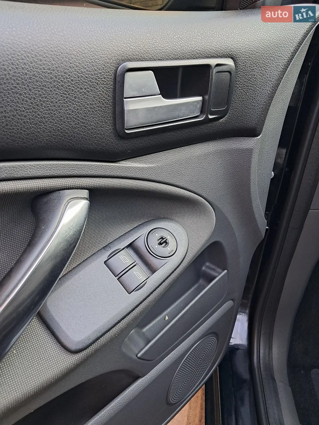 2010 Ford C-MAX - мініатюра 11