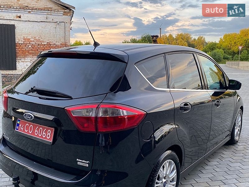 Минивэн Ford C-Max 2012 в Хороле
