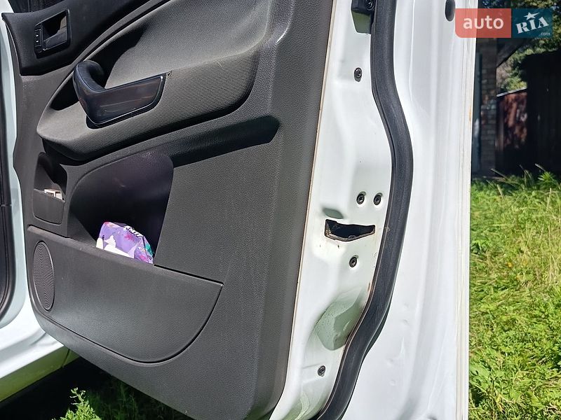 Минивэн Ford C-Max 2010 в Ромнах