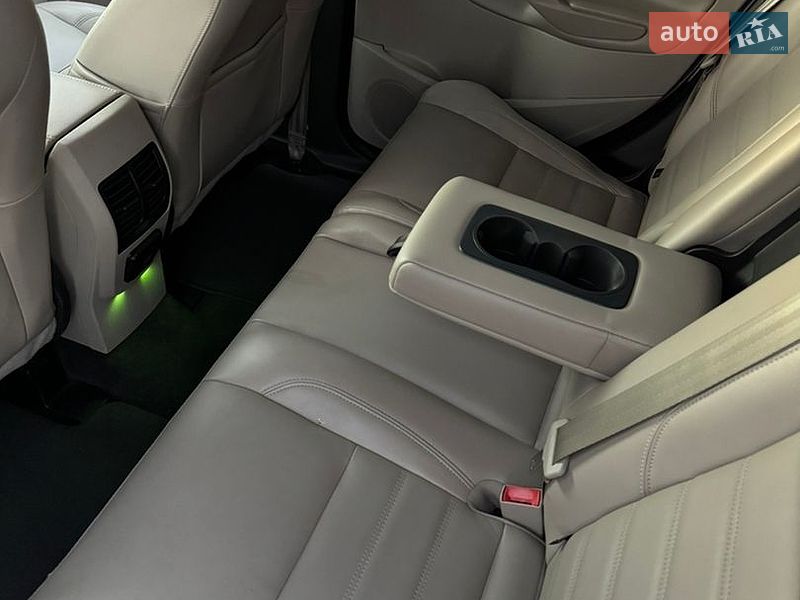 Минивэн Ford C-Max 2017 в Ирпене