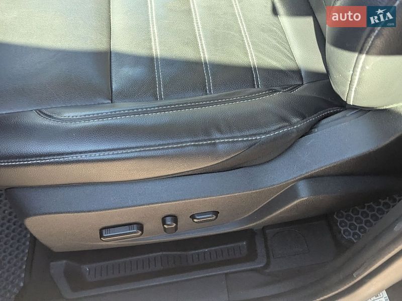 Минивэн Ford C-Max 2017 в Ровно