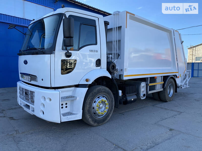 Мусоровоз Ford Cargo 2012 в 
