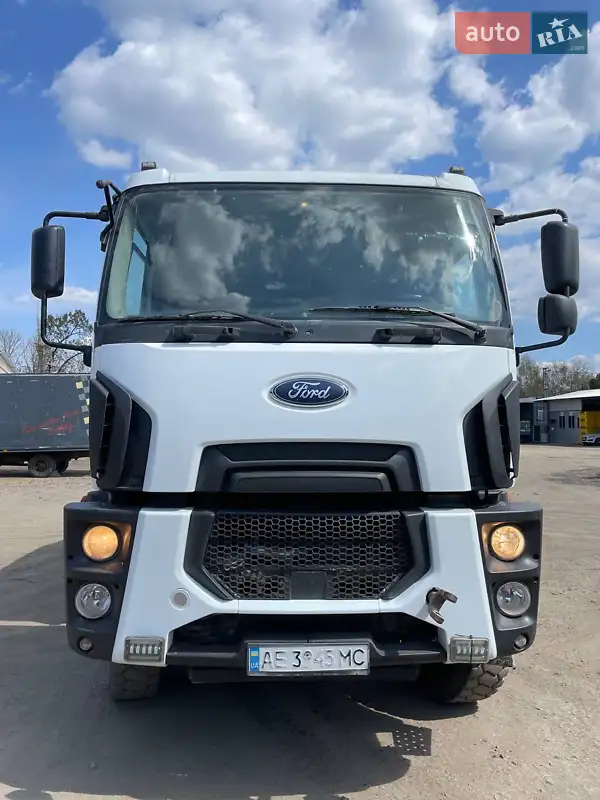 Ford Cargo 2018
