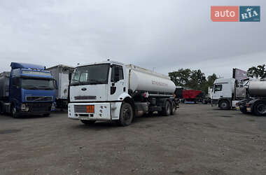 Бензовоз Ford Cargo 2014 в Киеве