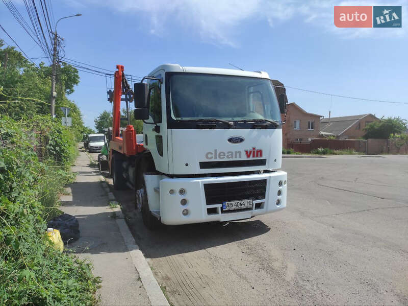 Контейнеровоз Ford Cargo 2007 в Виннице