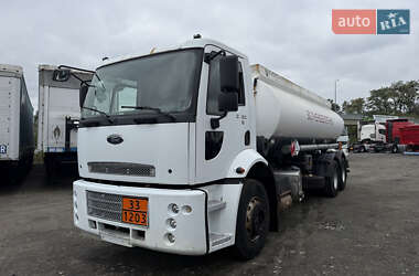 Бензовоз Ford Cargo 2014 в Киеве