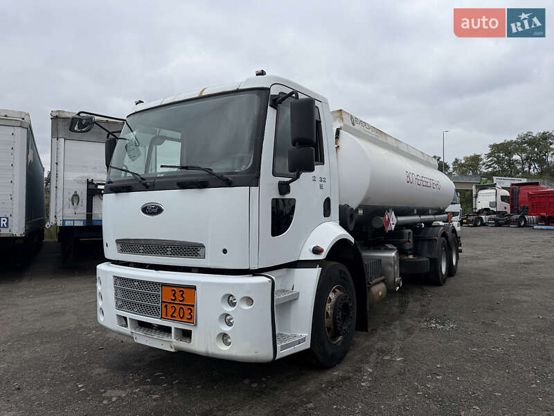 Бензовоз Ford Cargo 2014 в Киеве