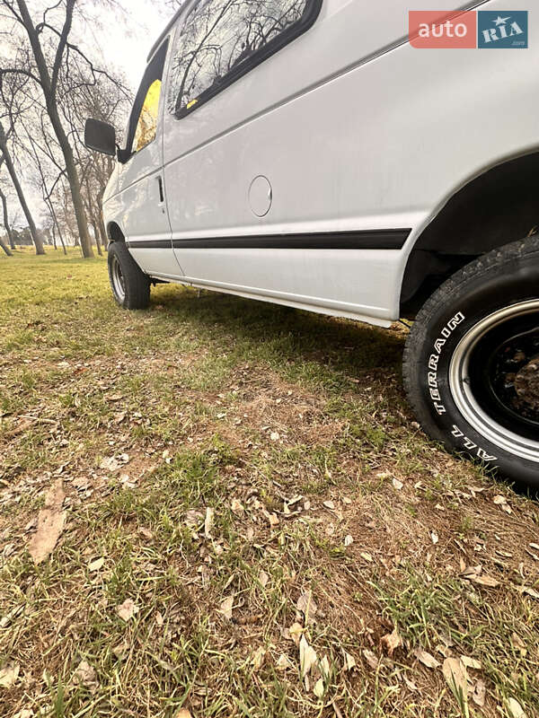 Микроавтобус Ford Club Wagon 1994 в Одессе фото 19 Микроавтобус Ford Club Wagon 1994 в Одессе