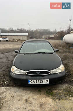 Седан Ford Contour 1997 в Каневі