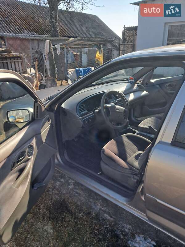 Седан Ford Contour 1996 в Івано-Франківську