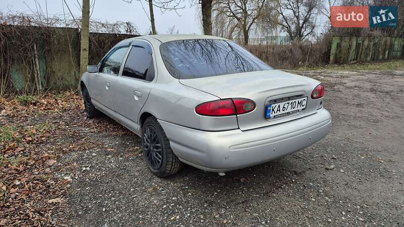 Седан Ford Contour 1996 в Новых Петровцах