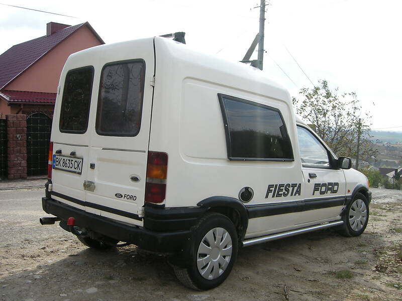 Универсал Ford Courier 1992 в Ровно