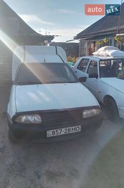 Грузовой фургон Ford Courier 1996 в Виннице