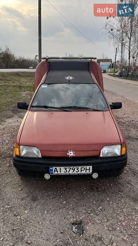 Грузовой фургон Ford Courier 1993 в 
