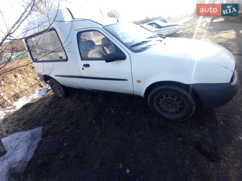 Минивэн Ford Courier 1998 в Пулинах