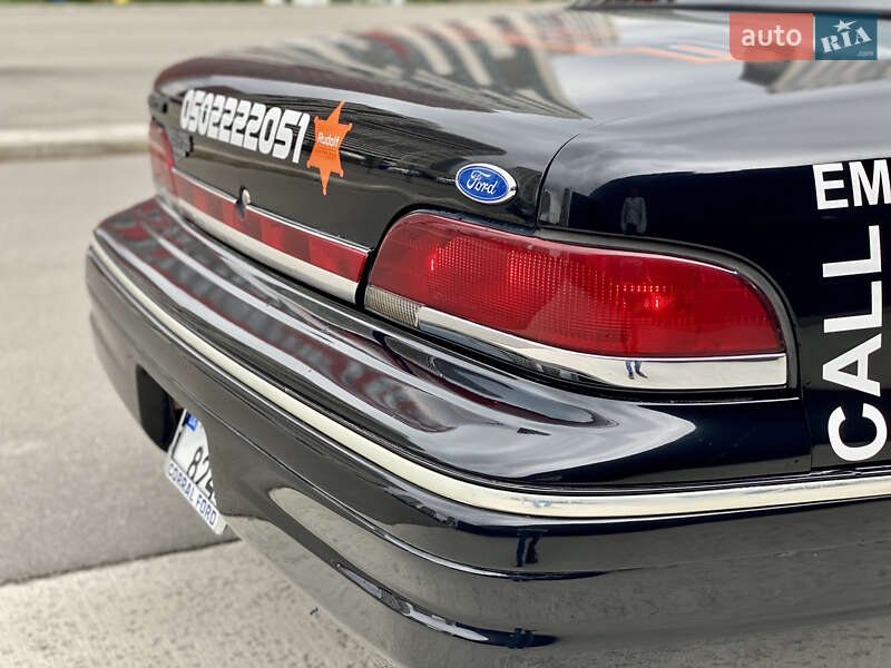 Седан Ford Crown Victoria 1994 в Киеве