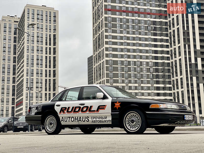 Седан Ford Crown Victoria 1994 в Киеве