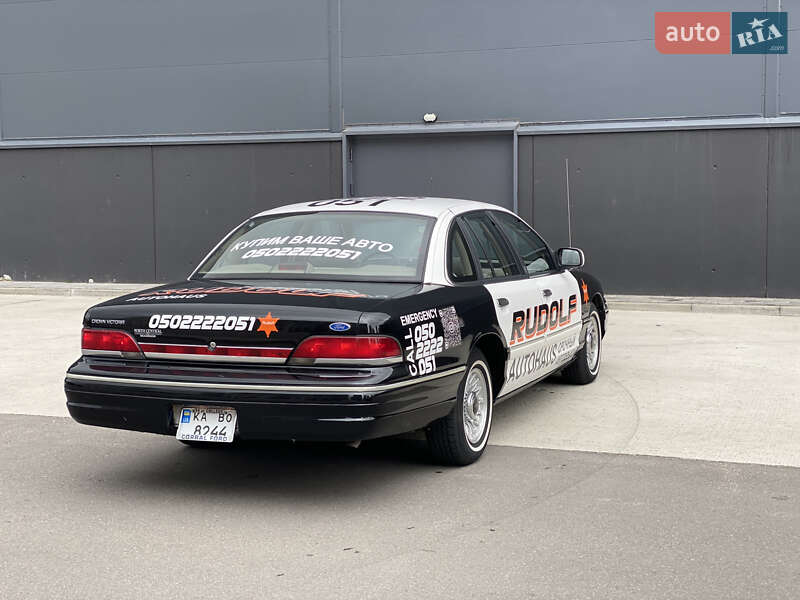 Седан Ford Crown Victoria 1994 в Киеве