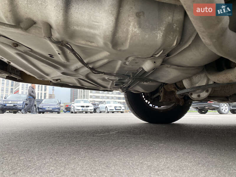 Седан Ford Crown Victoria 1994 в Киеве