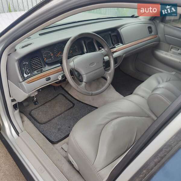 Седан Ford Crown Victoria 1996 в Харкові