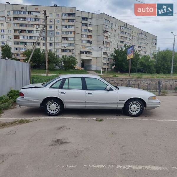 Седан Ford Crown Victoria 1996 в Харкові
