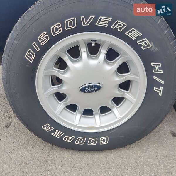 Седан Ford Crown Victoria 1996 в Харкові