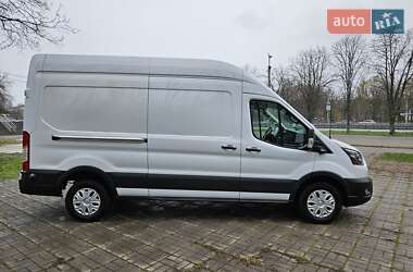 Грузовой фургон Ford E-Transit 2022 в 