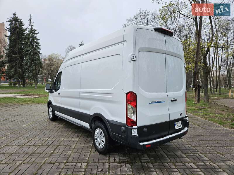 Грузовой фургон Ford E-Transit 2022 в Киеве