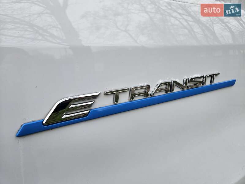 Грузовой фургон Ford E-Transit 2022 в Киеве