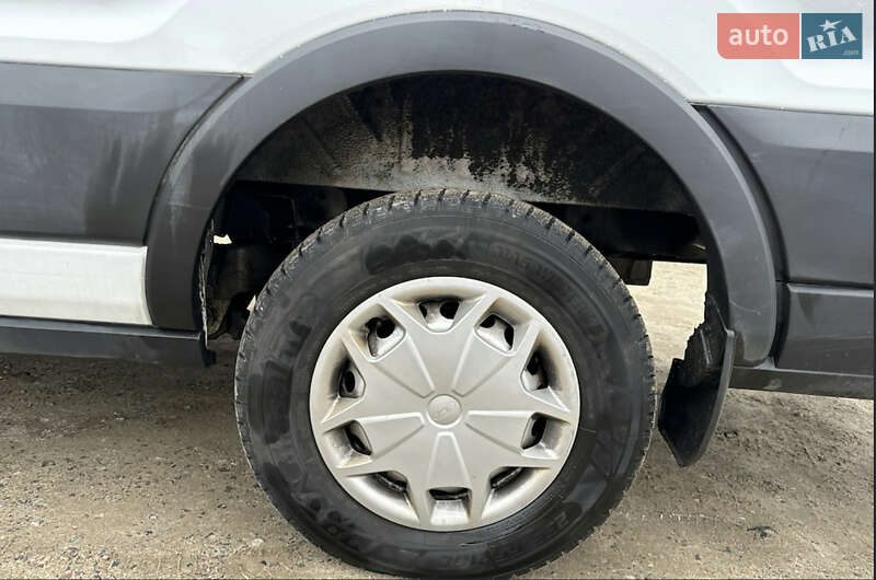 Грузовой фургон Ford E-Transit 2022 в Киеве