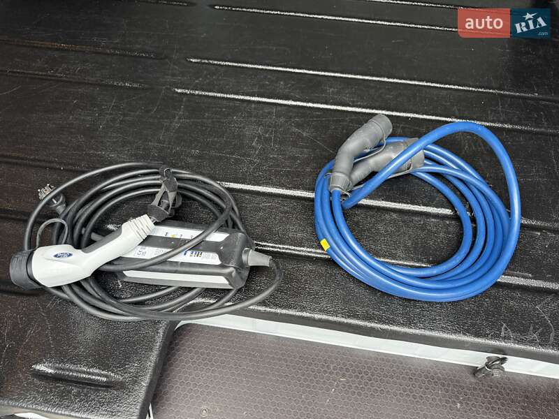 Грузовой фургон Ford E-Transit 2023 в Ровно