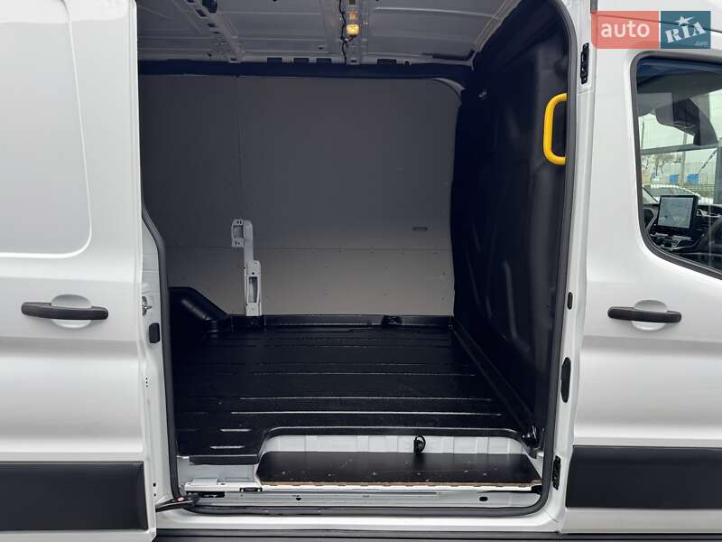 Грузовой фургон Ford E-Transit 2023 в Ровно