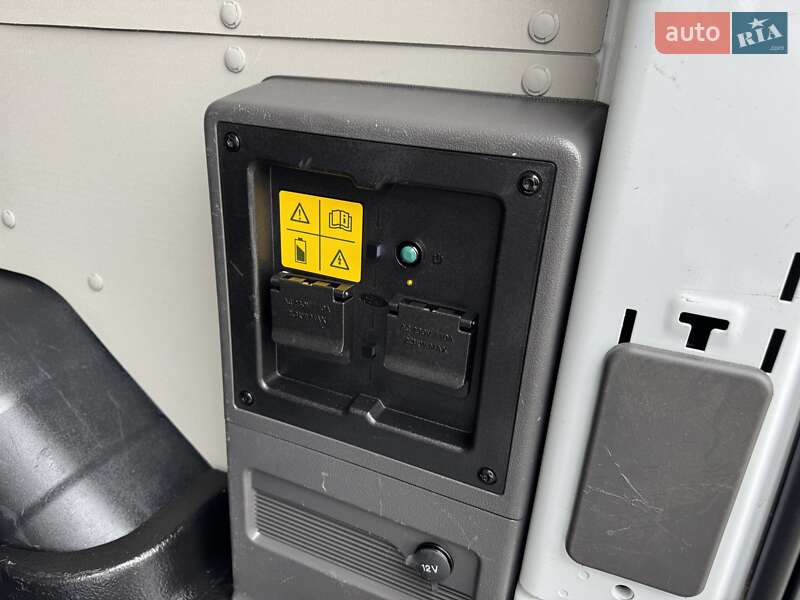 Грузовой фургон Ford E-Transit 2023 в Ровно