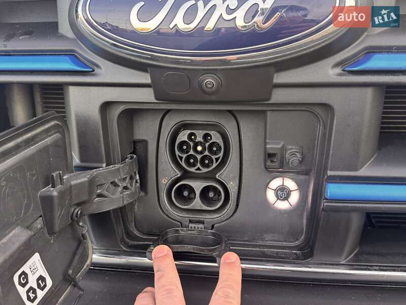 Грузовой фургон Ford E-Transit 2023 в Луцке