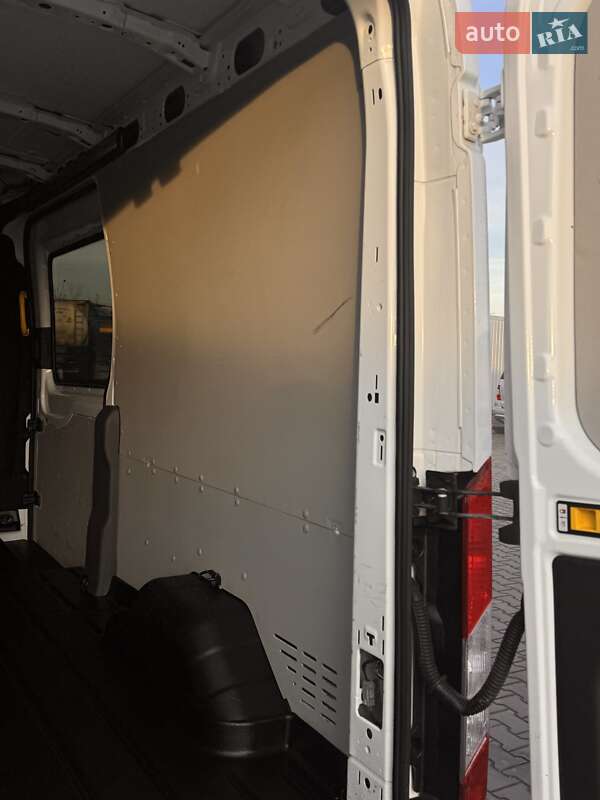 Грузовой фургон Ford E-Transit 2023 в Луцке