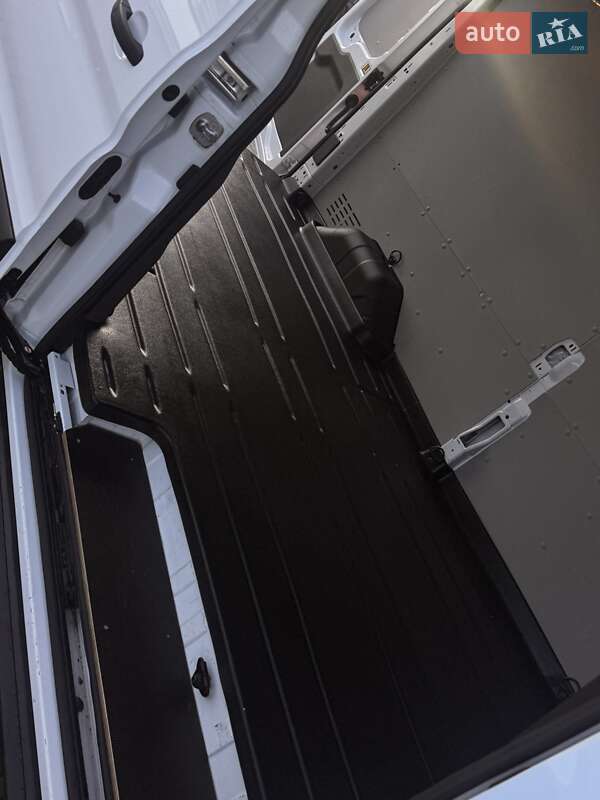 Грузовой фургон Ford E-Transit 2023 в Луцке