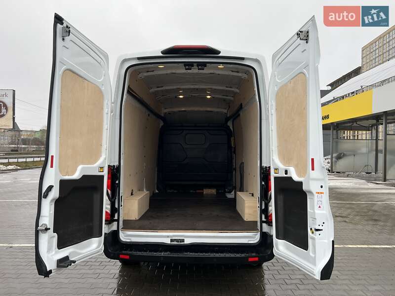 Грузовой фургон Ford E-Transit 2024 в Луцке