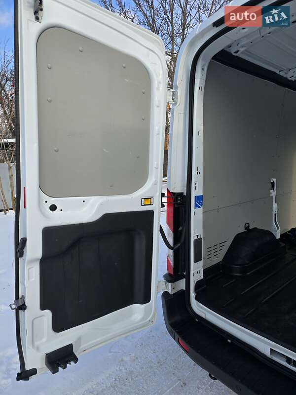 Грузовой фургон Ford E-Transit 2023 в Виннице
