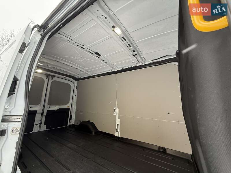 Грузовой фургон Ford E-Transit 2022 в Виннице