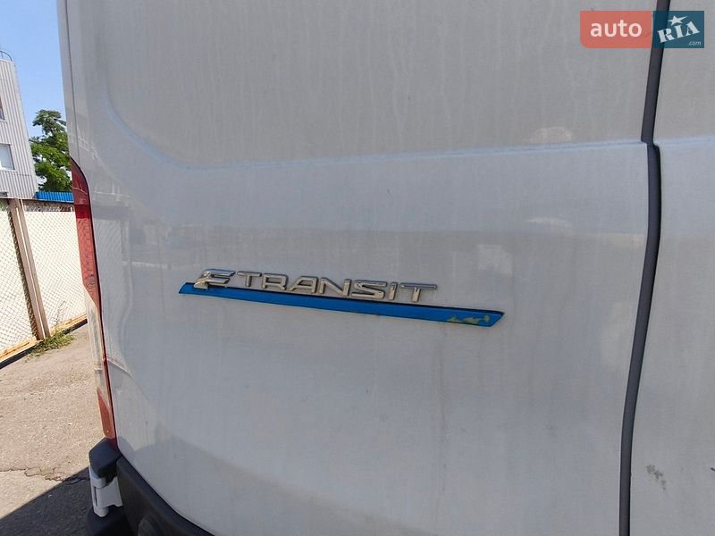 Грузовой фургон Ford E-Transit 2022 в Киеве