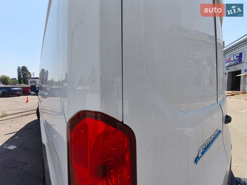 Грузовой фургон Ford E-Transit 2022 в Киеве