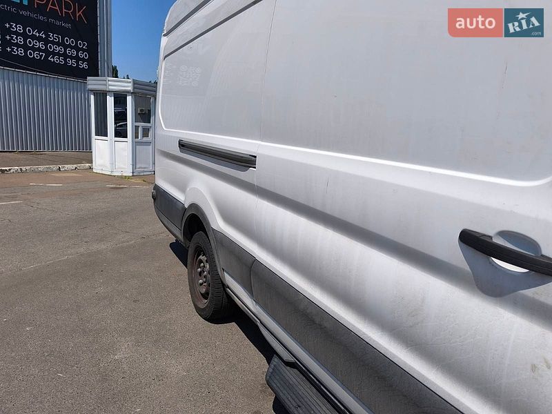 Грузовой фургон Ford E-Transit 2022 в Киеве